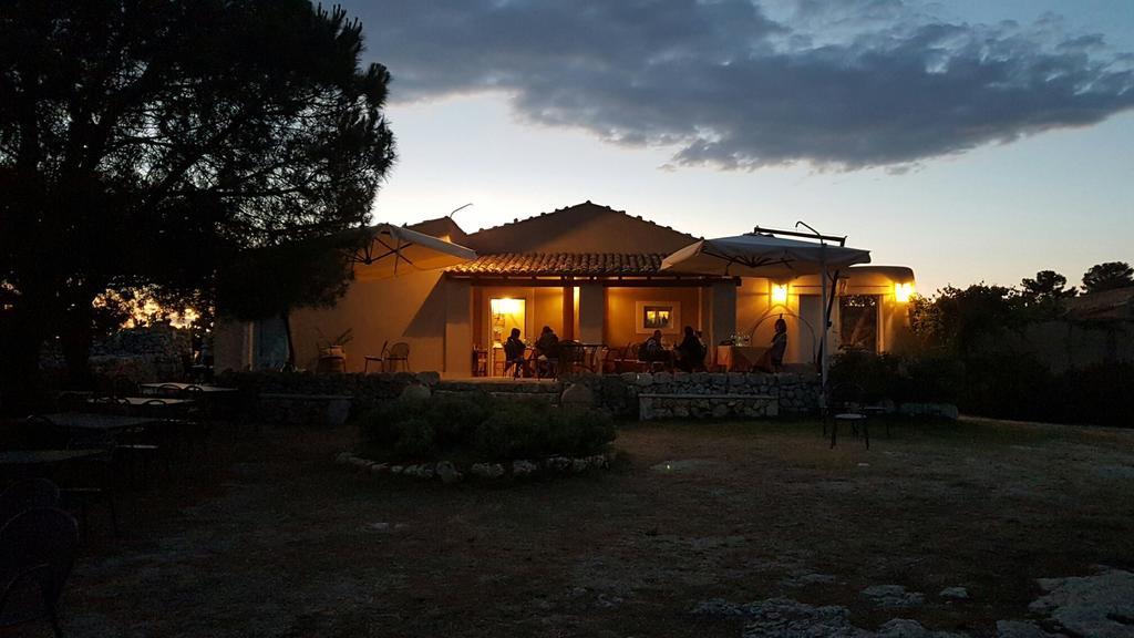 Agriturismo Avola Antica Villa Buitenkant foto